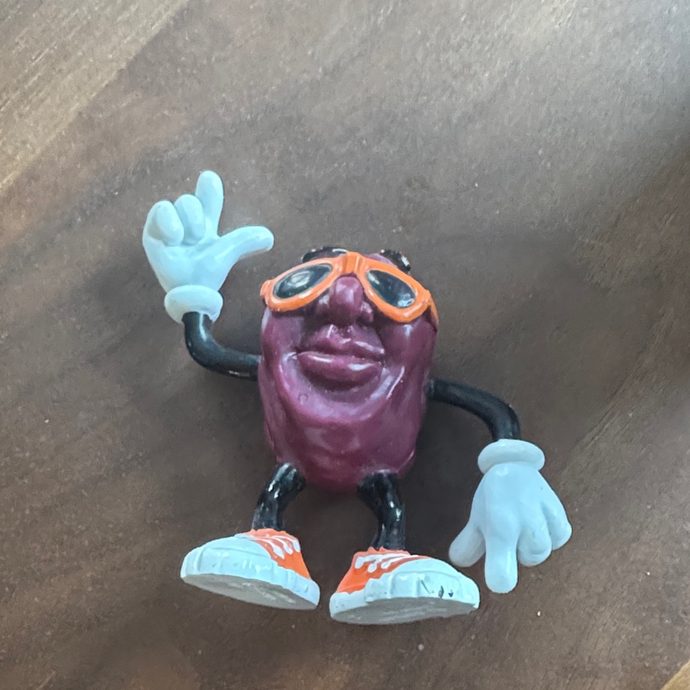 Vintage 1987 California Raisin Fun Character Figurine with Orange Accents